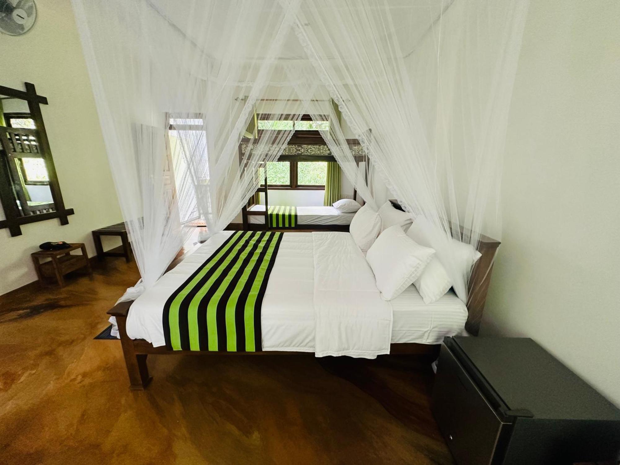 River Splendour Home Stay Элла Экстерьер фото