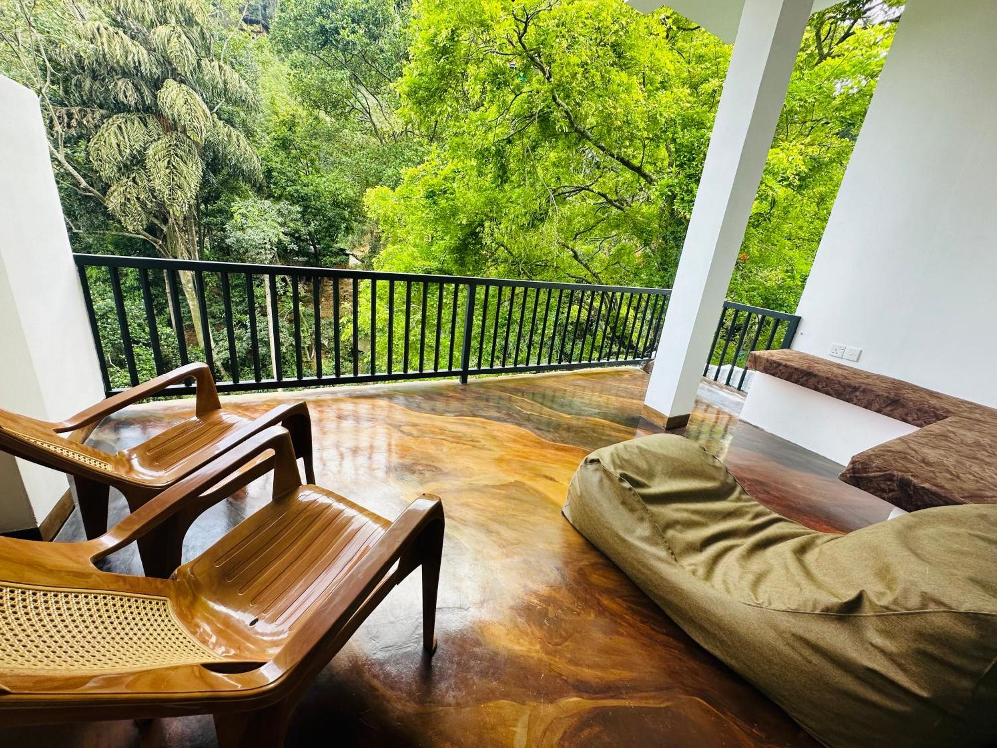 River Splendour Home Stay Элла Экстерьер фото